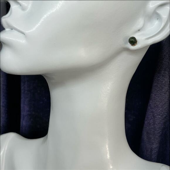 Vintage Green Ball Stud Earrings with Gold-Tone Posts 1950s Classic Jewelry - Picture 1 of 8